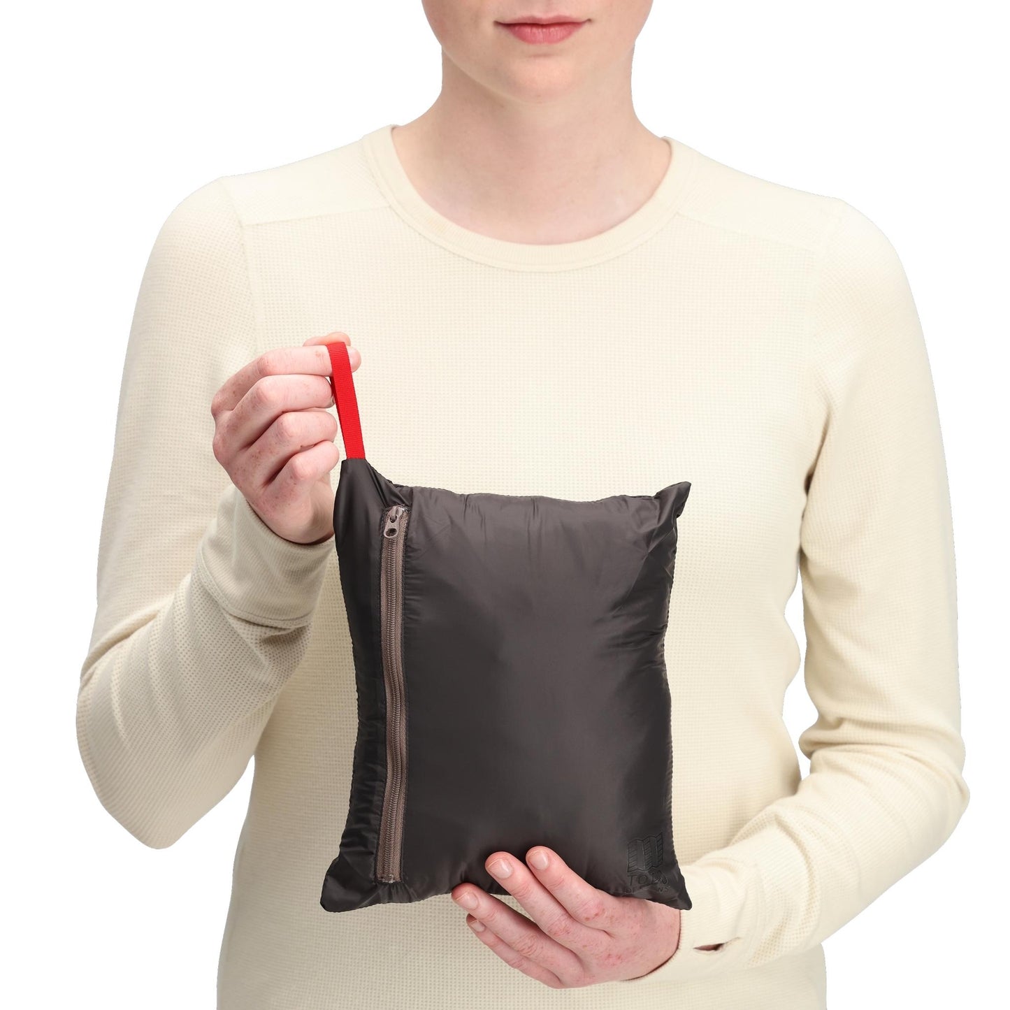 General Detail shot of Topo Designs Global Puffer Pullover - Women's in "Peppercorn"