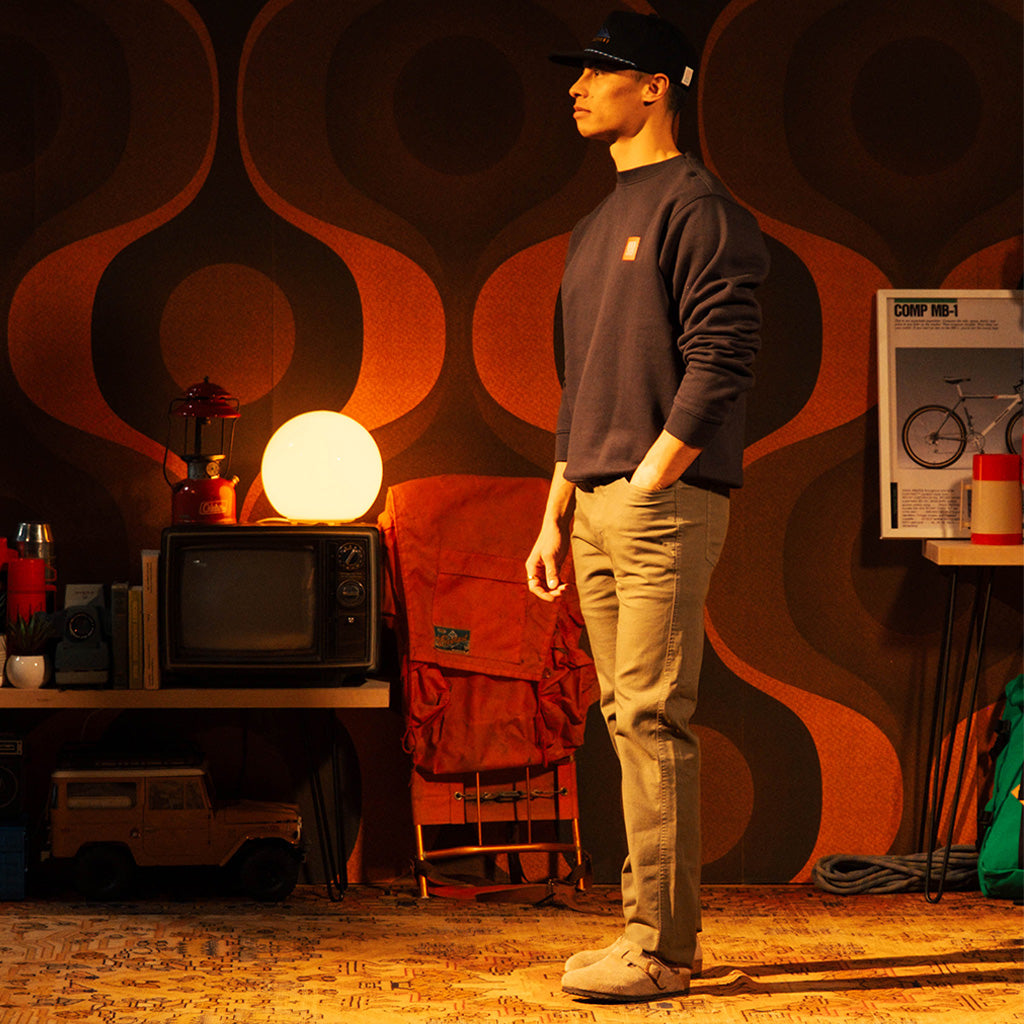 General image of Label Sweatshirt - Unisex in "Black"