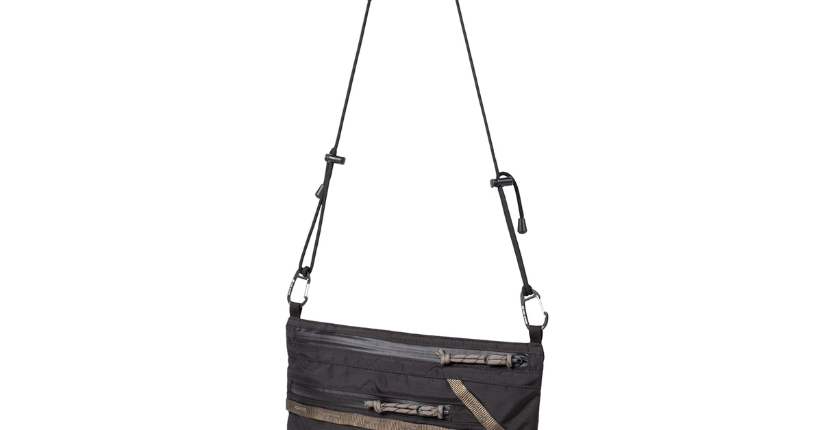 Mountain Accessory Shoulder Bag